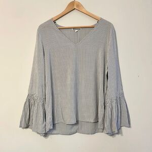 Pleione Striped Bell Sleeve Top Size Medium